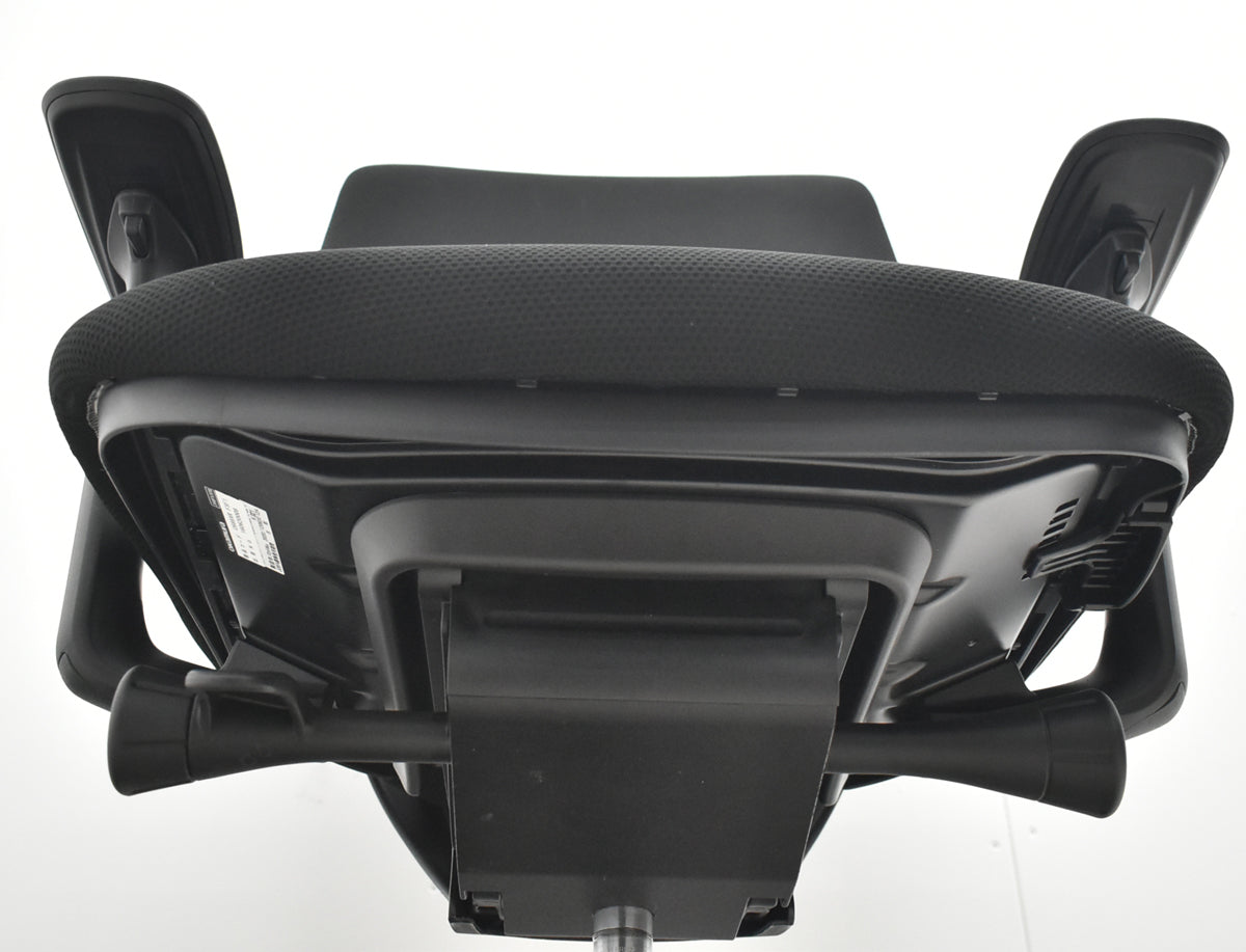 【中古】オカムラ　シルフィー　ハイバック　可動肘　前傾機能　バックカーブアジャスト　ハンガー　2020年製　ブラック　2026021802【中古オフィス家具】