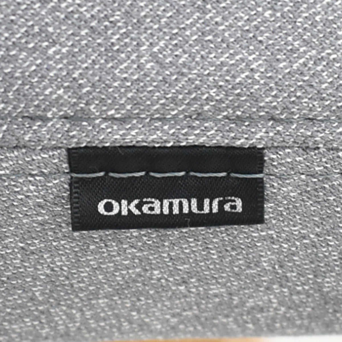 【中古】オカムラ　ライブス　ワークチェア　ロータイプ　木脚　回転タイプ　2021年製　幅613　グレー　2026030404【中古オフィス家具】