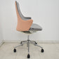 【中古】 オカムラ　ライブス　ワークチェアシリーズ　ハイバック　ポリッシュ　ライトグレー×ペールピンク　2026030406【中古オフィス家具】