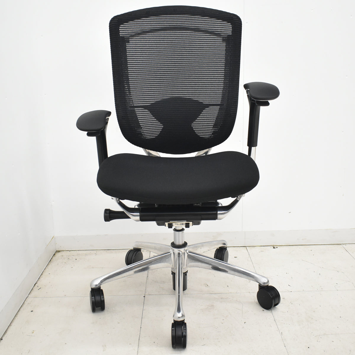【中古】オカムラ　コンテッサ　可動肘　ランバーサポート　ポリッシュ　ブラック　2026030407【中古オフィス家具】
