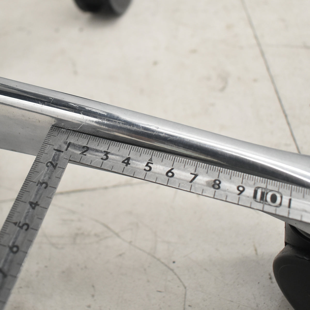 【中古】オカムラ　コンテッサ　可動肘　ランバーサポート　ポリッシュ　ブラック　2026030407【中古オフィス家具】