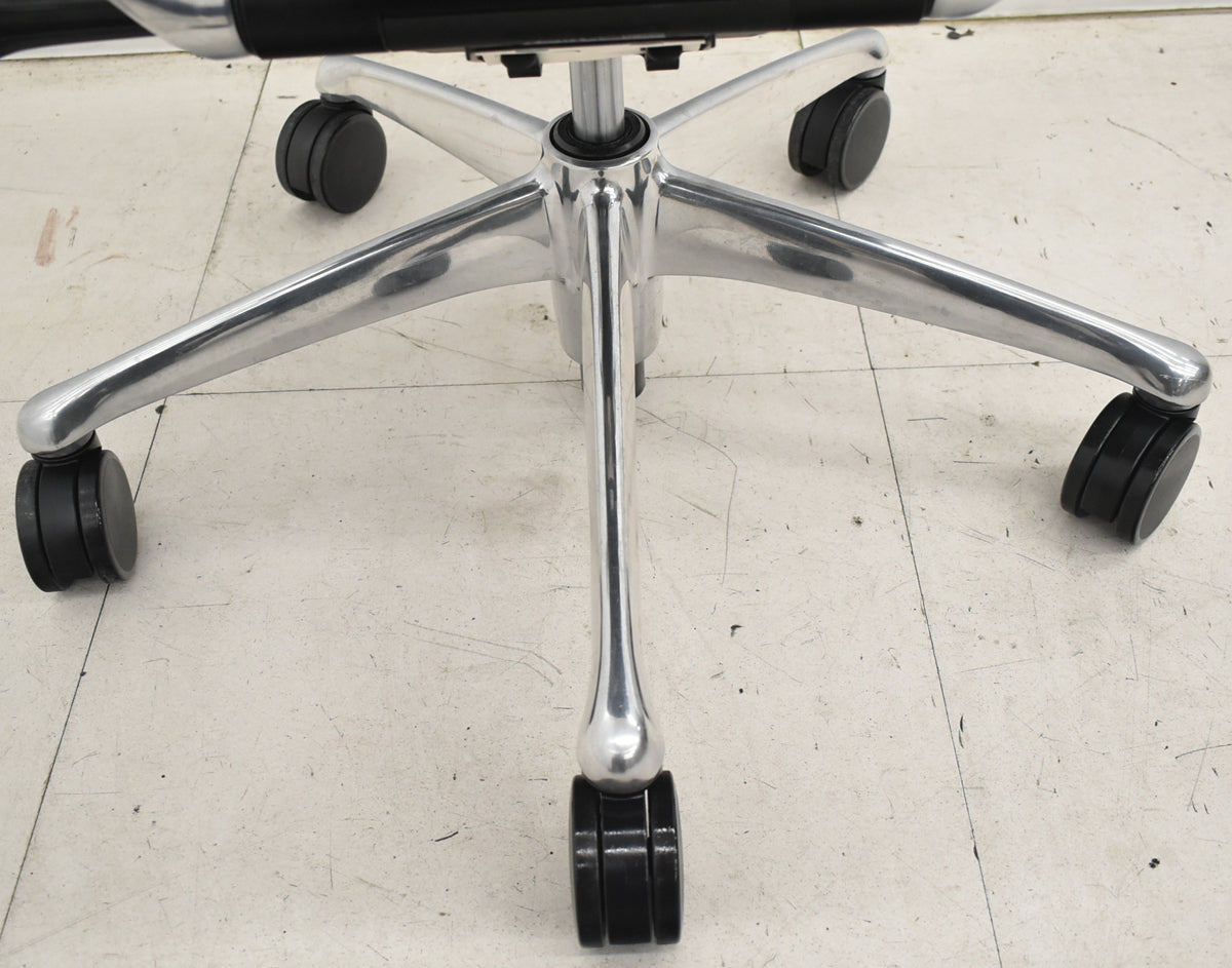 【中古】オカムラ　コンテッサ　可動肘　ランバーサポート　ポリッシュ　ブラック　2026030408【中古オフィス家具】