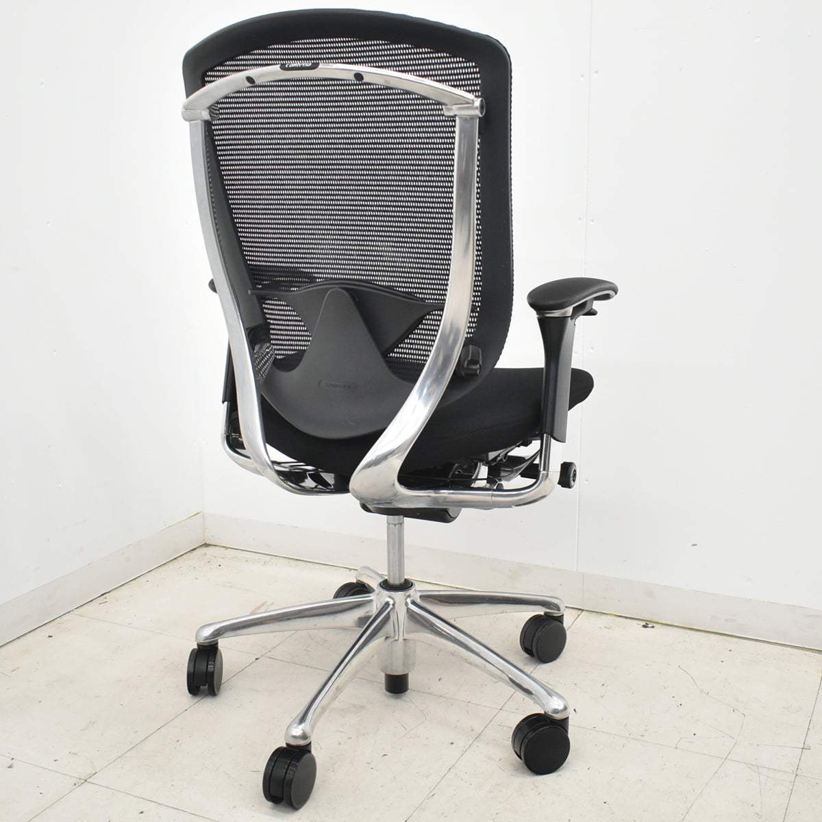 【中古】オカムラ　コンテッサ　可動肘　ランバーサポート　ポリッシュ　ブラック　2026030408【中古オフィス家具】