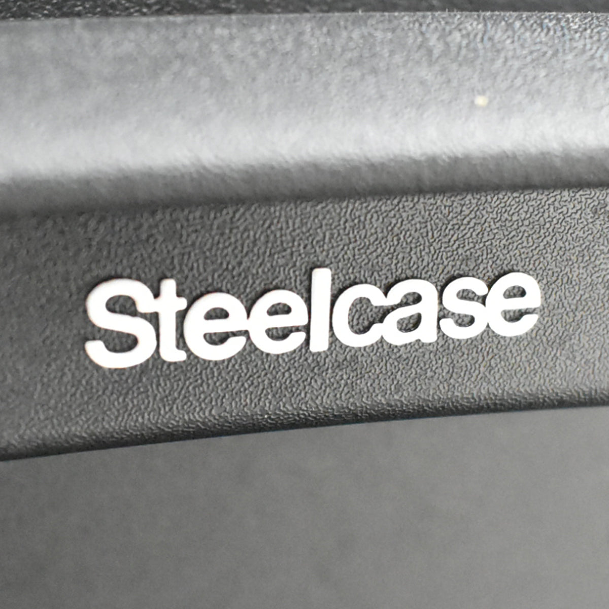 【中古】スチールケース　リープＶ２　APモデル　可動肘　ランバーサポート　グリーン　2026030503【中古オフィス家具】