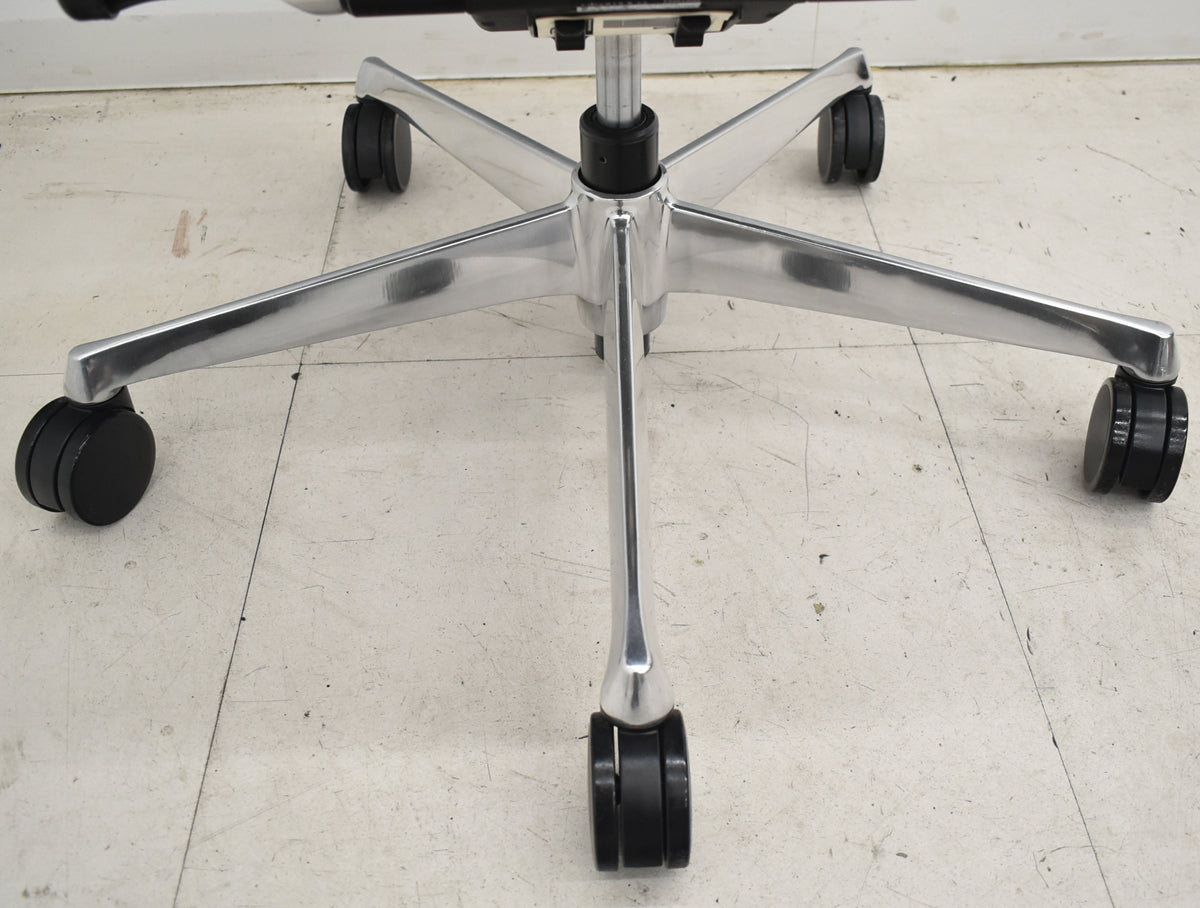 【中古】オカムラ　デューク　固定肘　革張り　ポリッシュ　ランバーサポート　ブラック　2026030504【中古オフィス家具】