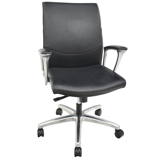 【中古】オカムラ　CEシリーズ　エグゼクティブチェア 固定肘　総革張り　ブラック　2026030506【中古オフィス家具】