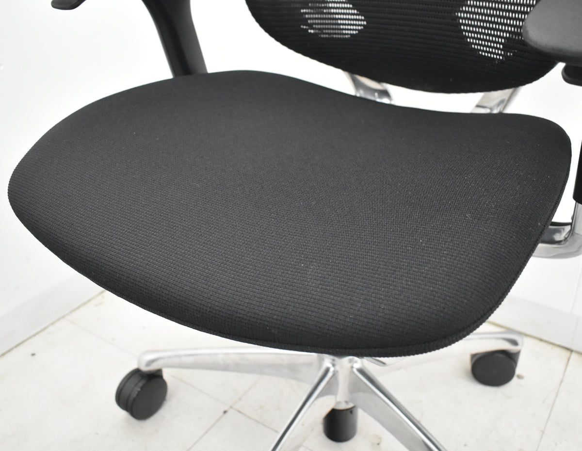 【中古】オカムラ　コンテッサ　可動肘　ランバーサポート　ポリッシュ　ブラック　2026030507【中古オフィス家具】