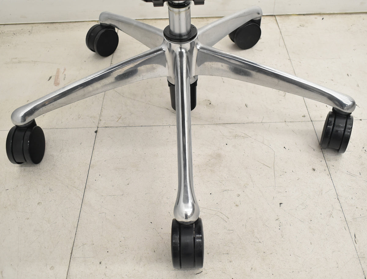 【中古】オカムラ　コンテッサ　可動肘　ランバーサポート　ポリッシュ　ブラック　2026030507【中古オフィス家具】