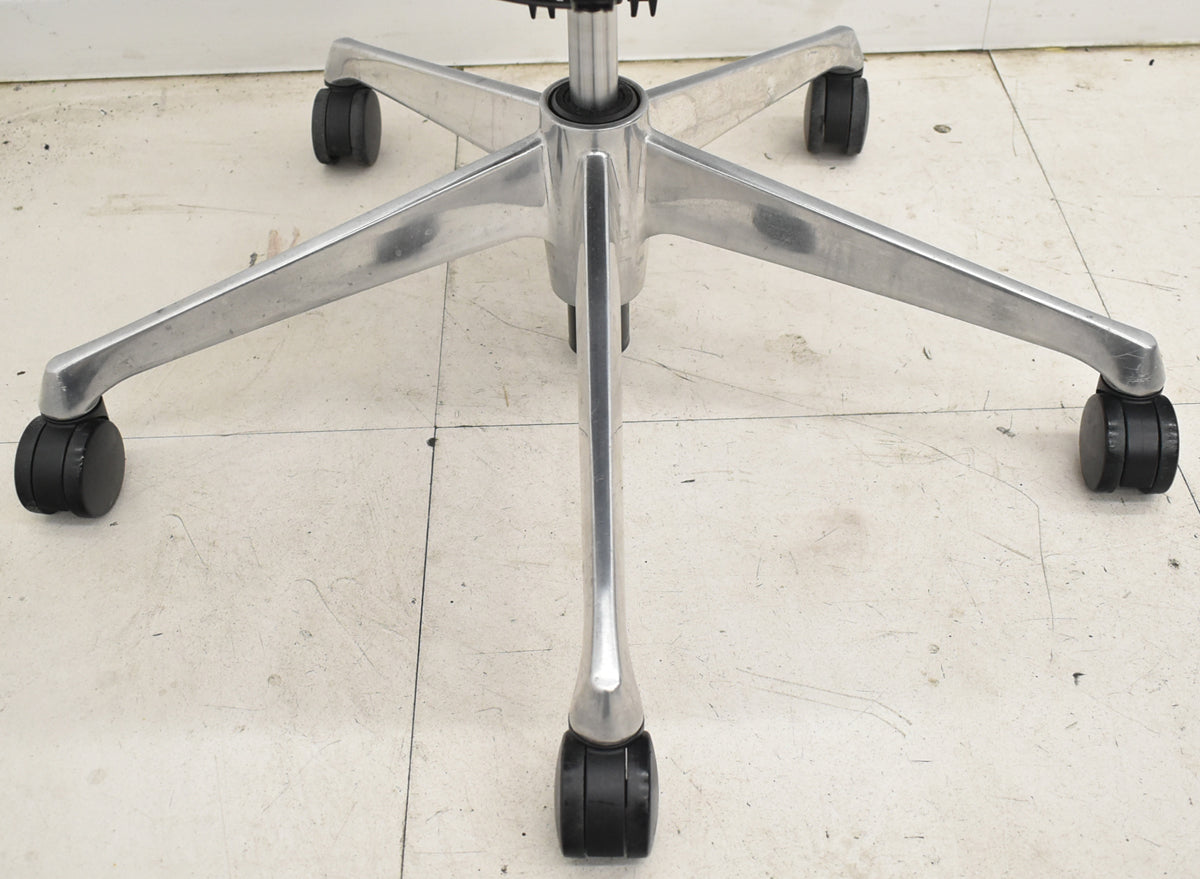 【中古】オカムラ　バロン　ローバック　ポリッシュ脚　肘なし　ハンガー　ダークグリーン　2026031101【中古オフィス家具】