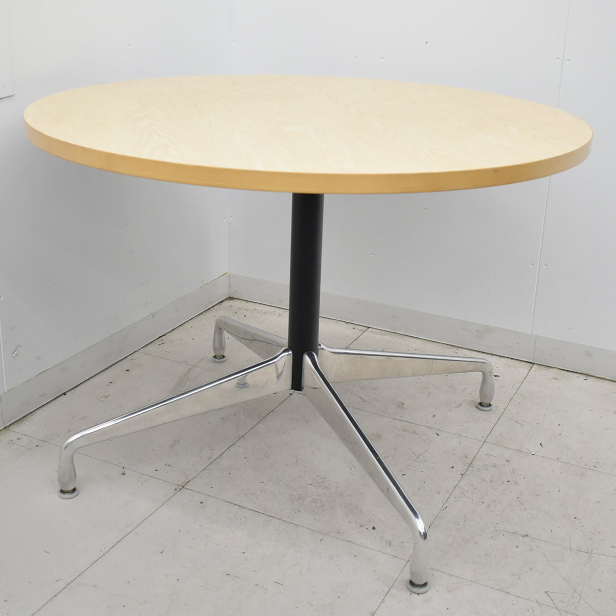 【中古】ハーマンミラー　セグメンテッドベーステーブル　円形　直径1000　2026031103【中古オフィス家具】