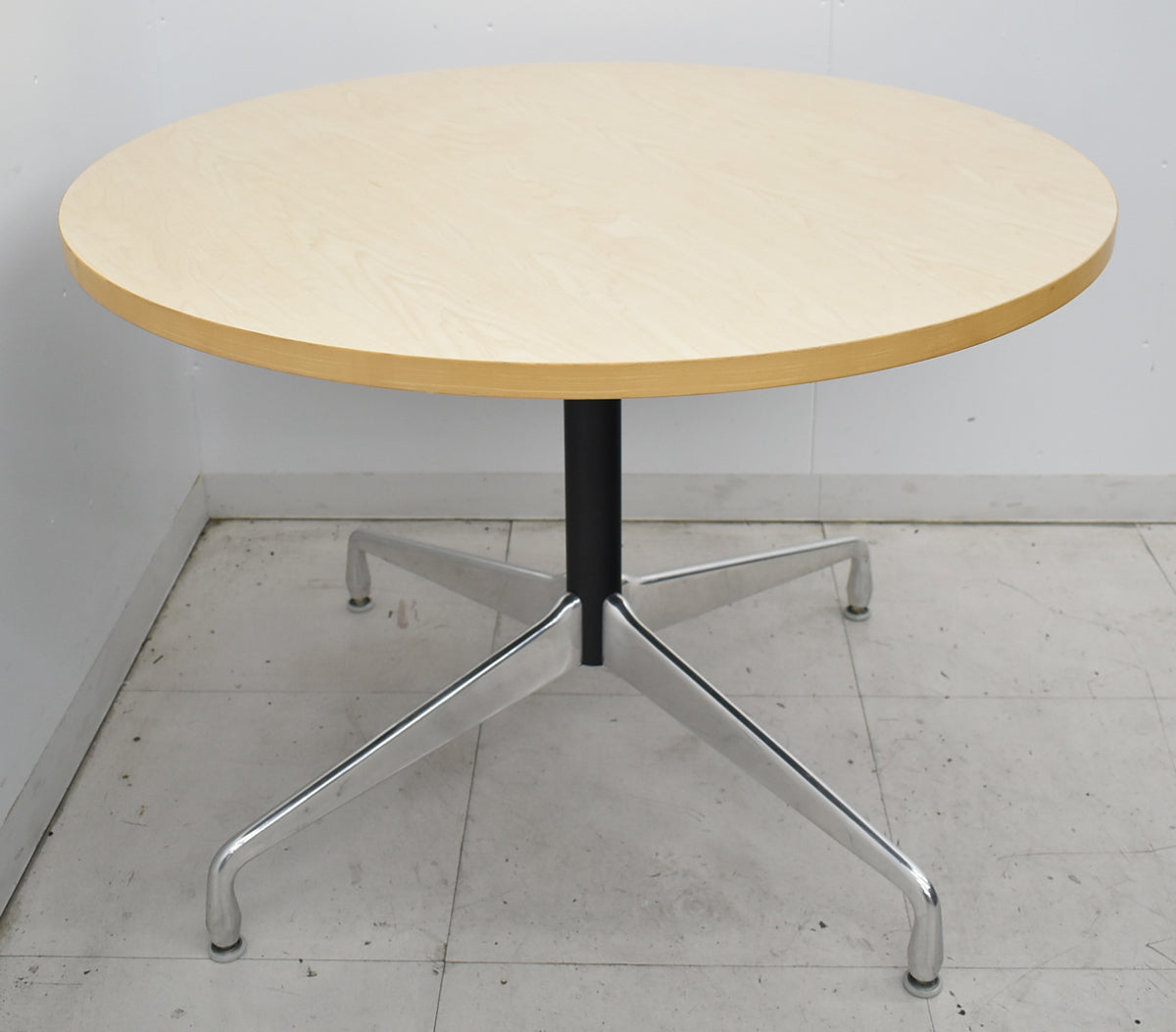 【中古】ハーマンミラー　セグメンテッドベーステーブル　円形　直径1000　2026031103【中古オフィス家具】