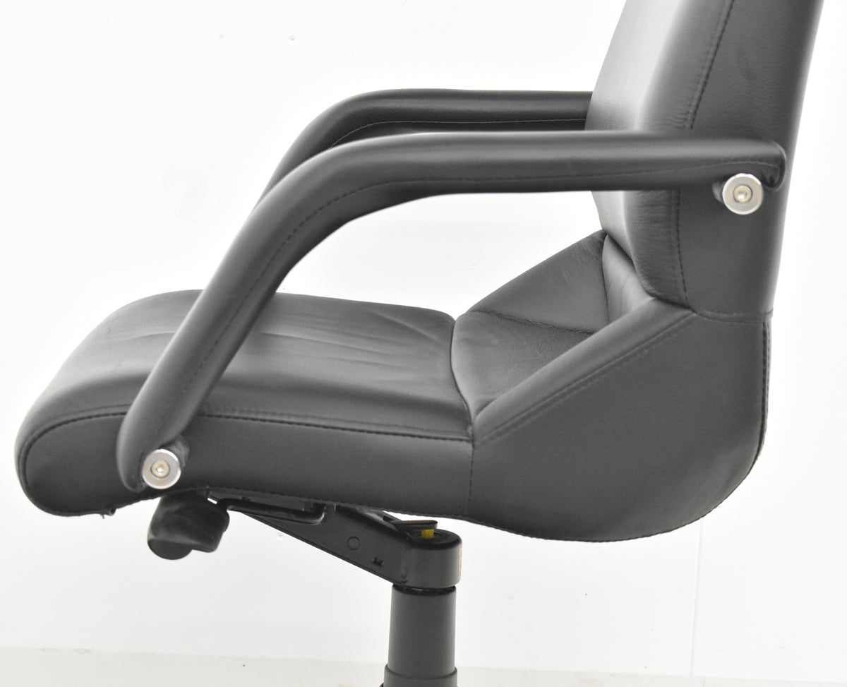 【中古】アイコ　エグゼクティブチェア　エクストラハイバック　革張り　ブラック　2026031104【中古オフィス家具】