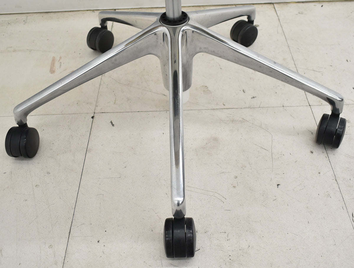 【中古】 オカムラ　ライブス　ワークチェアシリーズ　ハイバック　ポリッシュ　イエロー　2026031107【中古オフィス家具】
