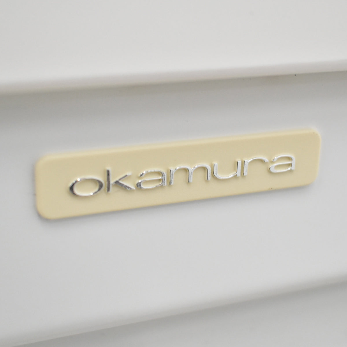 【中古】オカムラ　スイフト　電動昇降デスク　昇降ボタンタイプ　コンセントユニット１カ所付　幅1150　2026031204【中古オフィス家具】