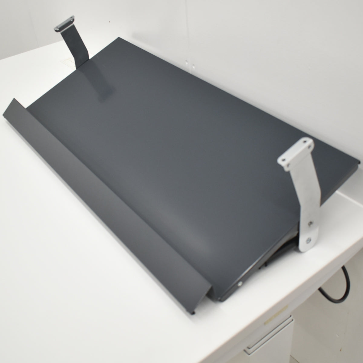 【中古】USM Haller　アングルシェルフ（マガジンラック）ダンパー付　アントラサイト　幅725　2026031301 【中古オフィス家具】