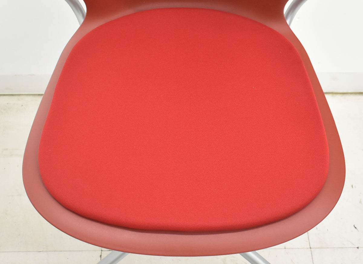 【中古】Knoll　マルチジェネレーション　固定肘　キャスター付　レッド　2026031402【中古オフィス家具】