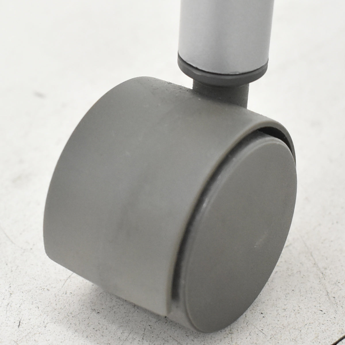 【中古】Knoll　マルチジェネレーション　固定肘　キャスター付　オフホワイト　2026031403【中古オフィス家具】