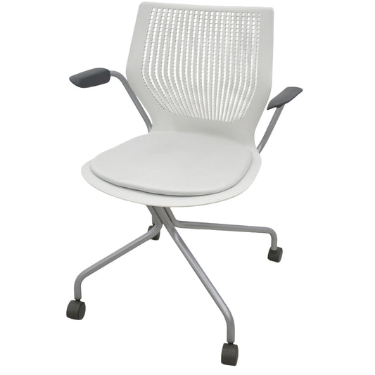 【中古】Knoll　マルチジェネレーション　固定肘　キャスター付　オフホワイト　2026031403【中古オフィス家具】