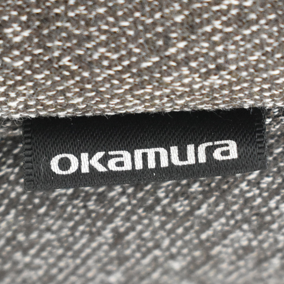 【中古】 オカムラ　ライブス　パーソナルチェア　ワークヴェールタイプ　アルミベース　オートリターン　2023年製　2026031405【中古オフィス家具】