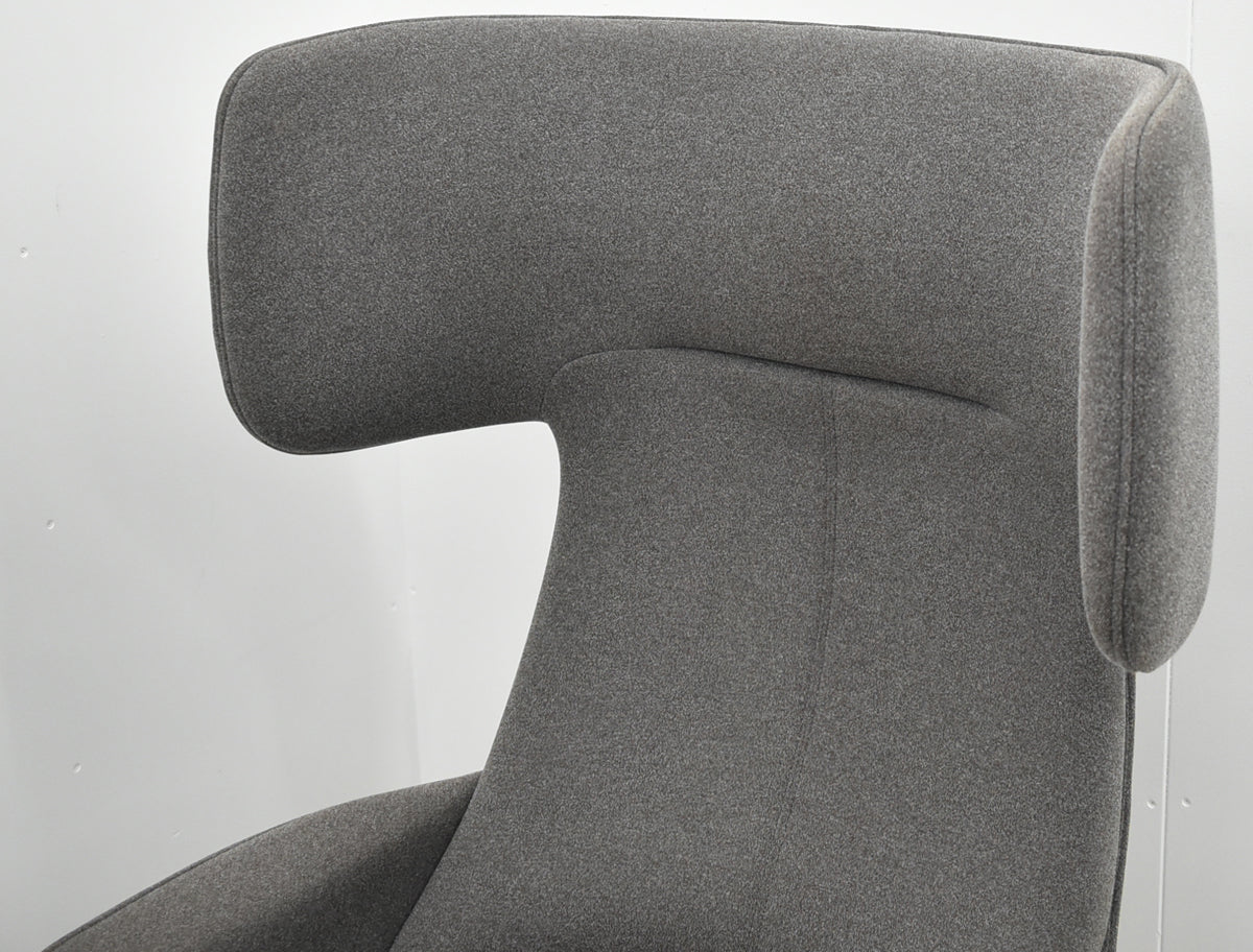 【中古】 オカムラ　ライブス　パーソナルチェア　ワークヴェールタイプ　アルミベース　オートリターン　2023年製　2026031405【中古オフィス家具】