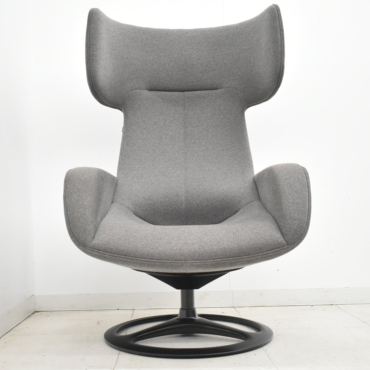 【中古】 オカムラ　ライブス　パーソナルチェア　ワークヴェールタイプ　アルミベース　オートリターン　2023年製　2026031405【中古オフィス家具】