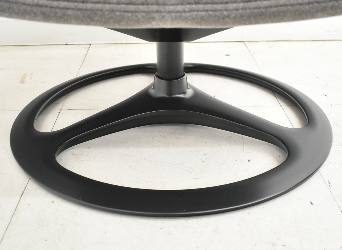 【中古】 オカムラ　ライブス　パーソナルチェア　ワークヴェールタイプ　アルミベース　オートリターン　2023年製　2026031405【中古オフィス家具】