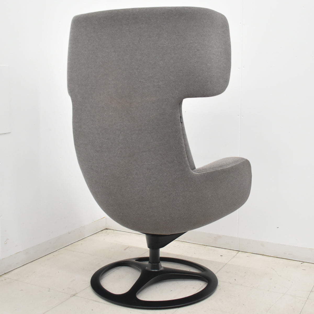 【中古】 オカムラ　ライブス　パーソナルチェア　ワークヴェールタイプ　アルミベース　オートリターン　2023年製　2026031405【中古オフィス家具】