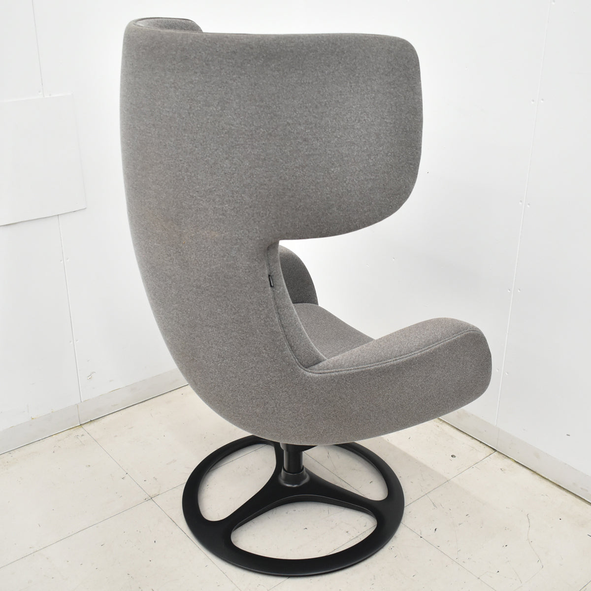 【中古】 オカムラ　ライブス　パーソナルチェア　ワークヴェールタイプ　アルミベース　オートリターン　2023年製　2026031405【中古オフィス家具】