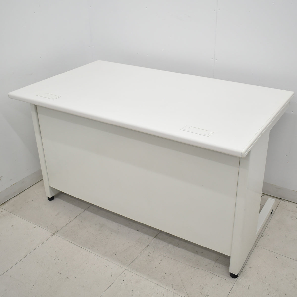 【中古】プラス　リード　平デスク　引き出し付　ホワイト　幅1200　2026031407【中古オフィス家具】