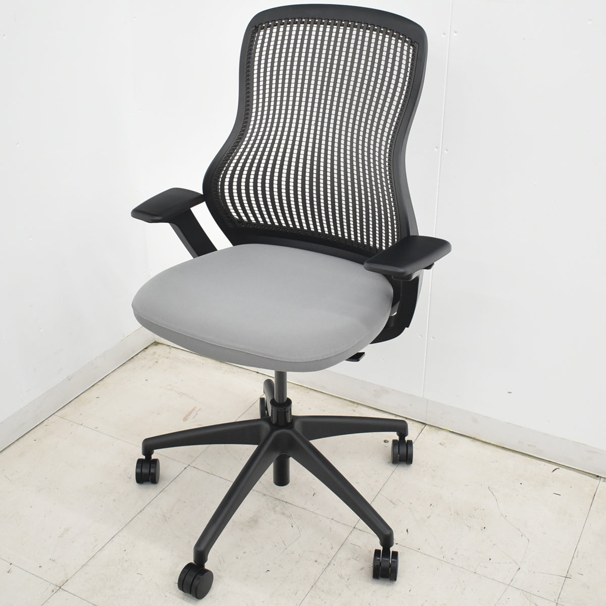 【中古】Knoll　リジェネレーション　可動肘（ハイパフォーマンス肘）ダイナミックサスペンション　2026031601【中古オフィス家具】