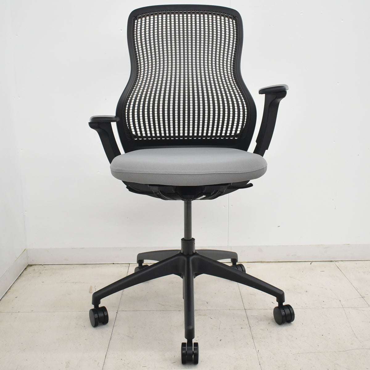 【中古】Knoll　リジェネレーション　可動肘（ハイパフォーマンス肘）ダイナミックサスペンション　2026031601【中古オフィス家具】
