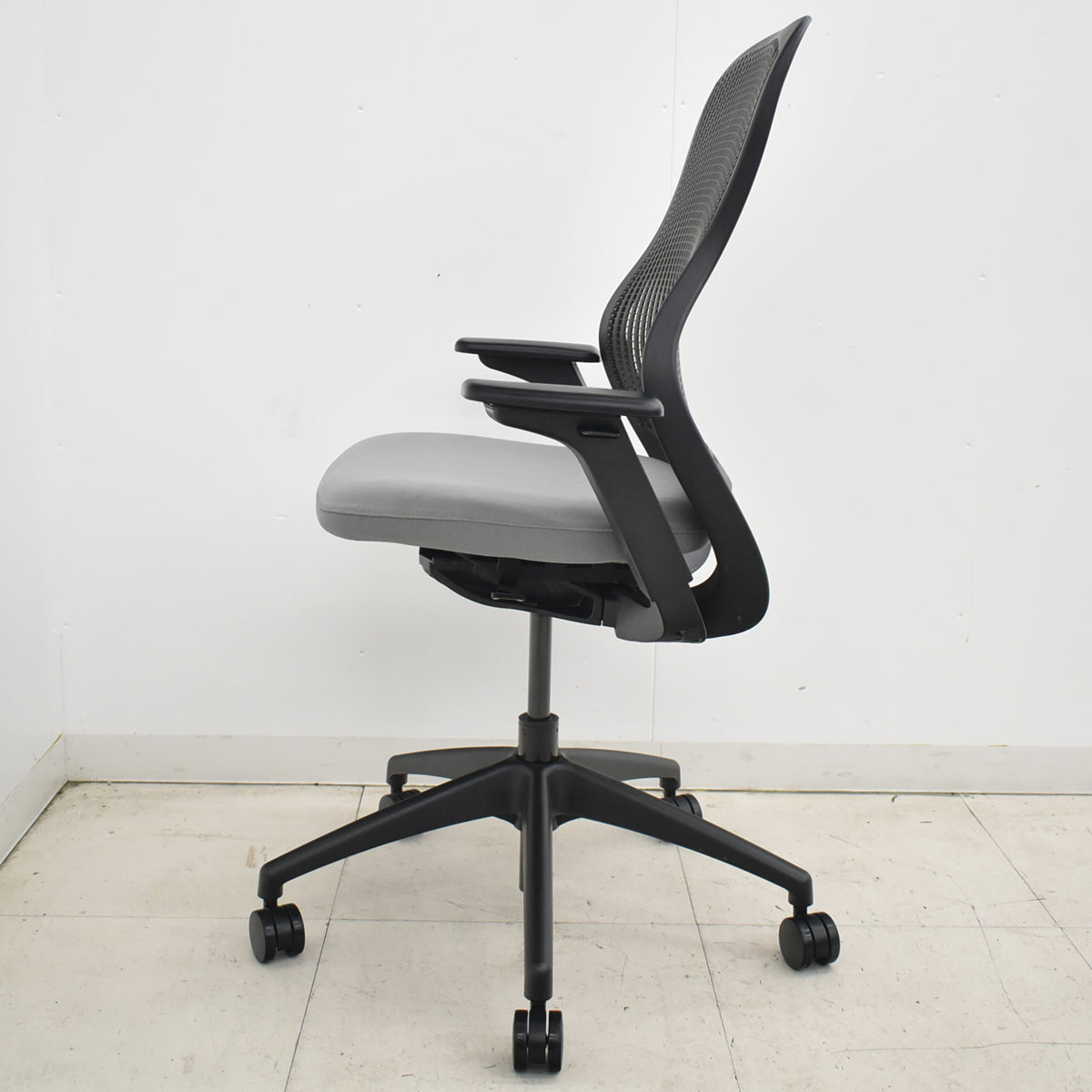 【中古】Knoll　リジェネレーション　可動肘（ハイパフォーマンス肘）ダイナミックサスペンション　2026031601【中古オフィス家具】