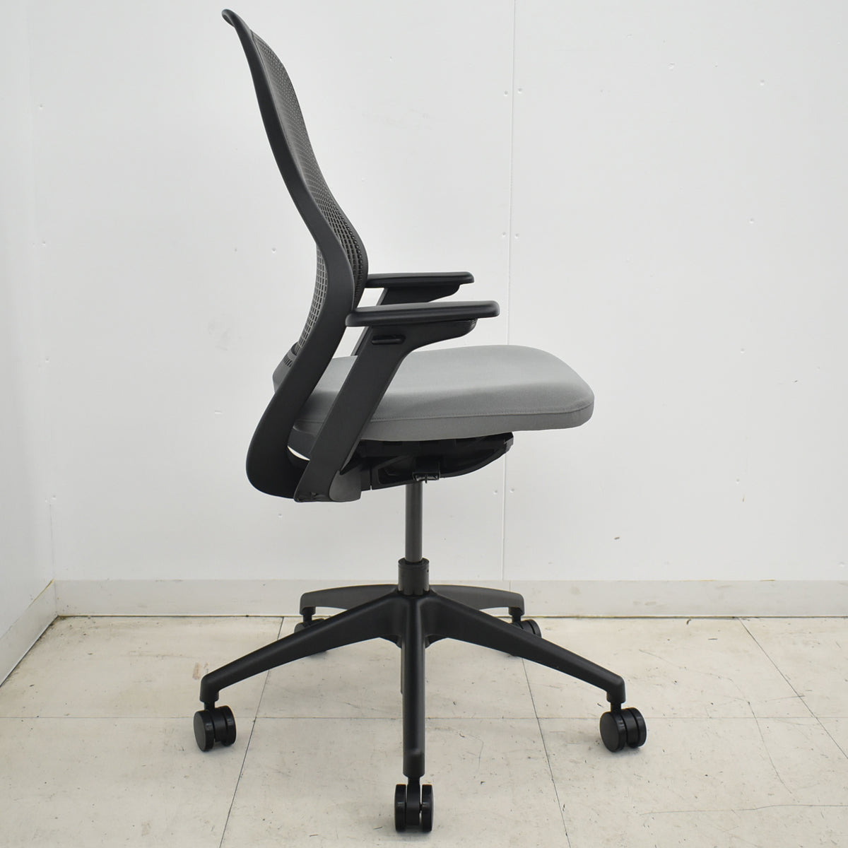 【中古】Knoll　リジェネレーション　可動肘（ハイパフォーマンス肘）ダイナミックサスペンション　2026031601【中古オフィス家具】