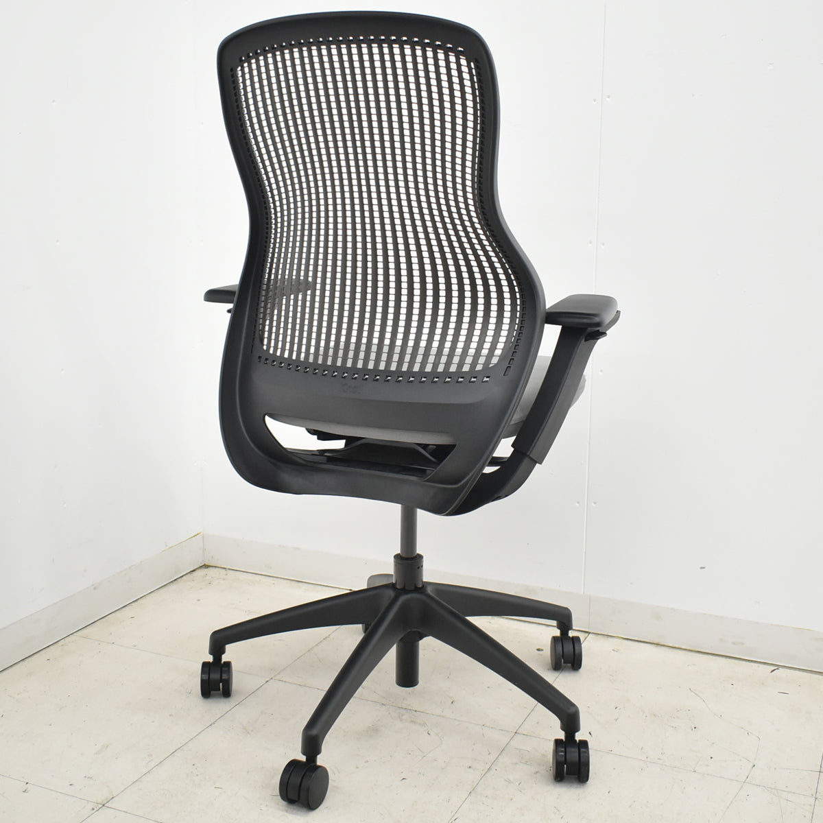 【中古】Knoll　リジェネレーション　可動肘（ハイパフォーマンス肘）ダイナミックサスペンション　2026031601【中古オフィス家具】