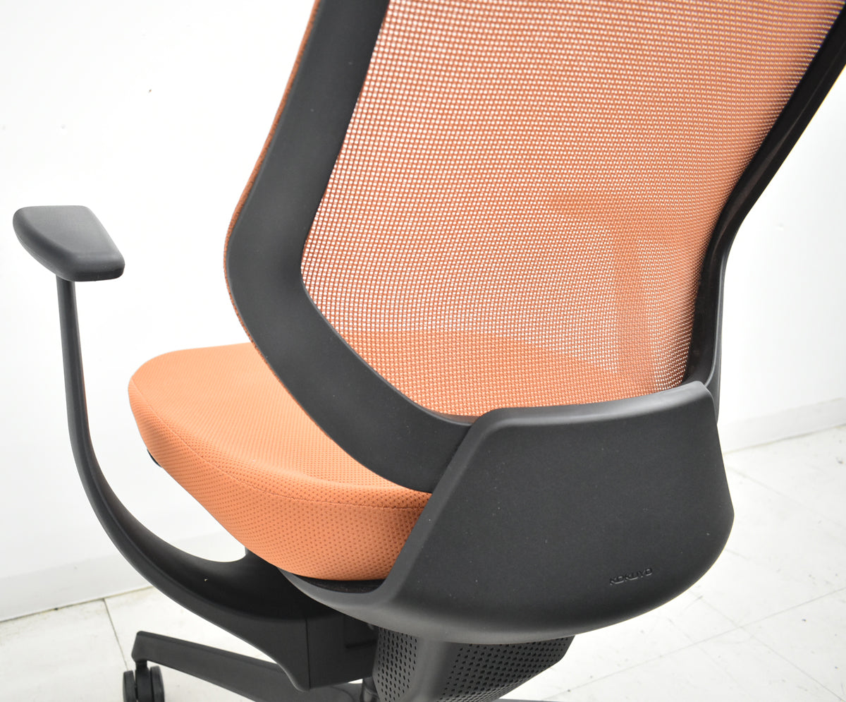 【中古】コクヨ　イング　可動肘　バーチカルタイプ　ハンガー　2020年製　ソフトテラコッタ　2026031602【中古オフィス家具】