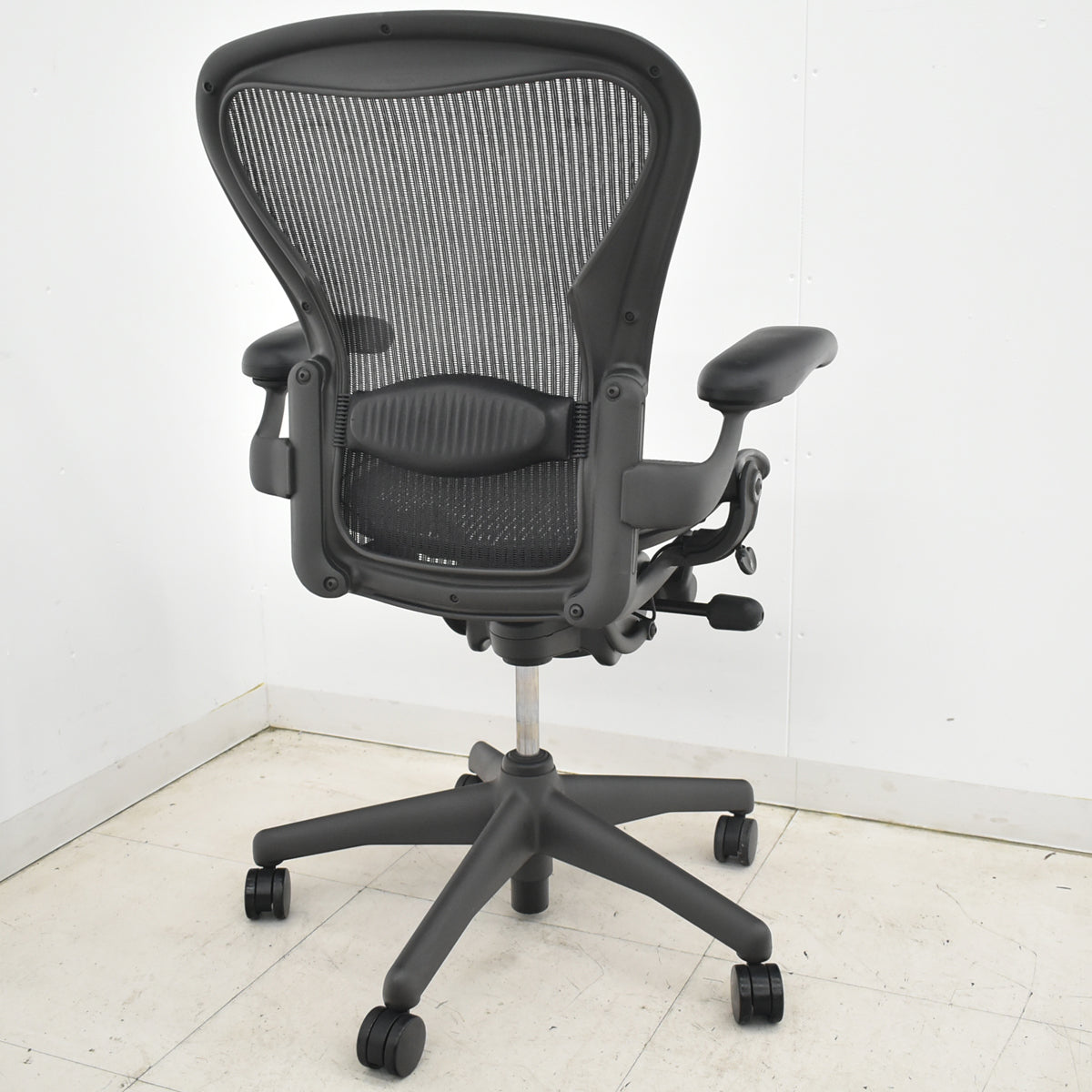 【中古】ハーマンミラー　アーロンチェア　スタンダード　Ｂサイズ　ランバーサポート　2026031701【中古オフィス家具】