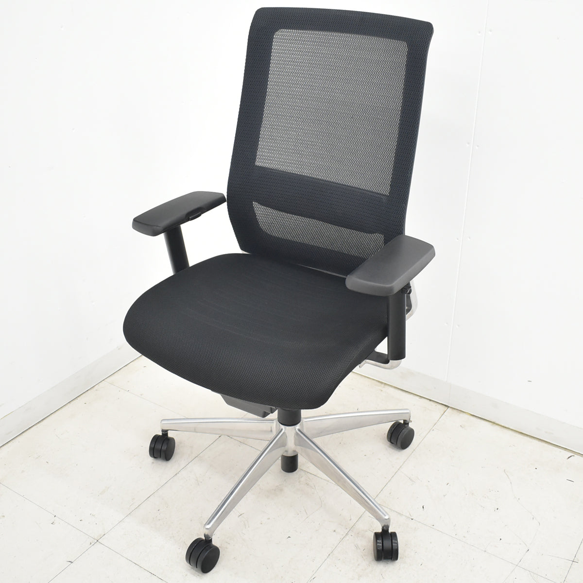 【中古】コクヨ　エアフォート　可動肘　エアランバーサポート　ポリッシュ　2026031901【中古オフィス家具】