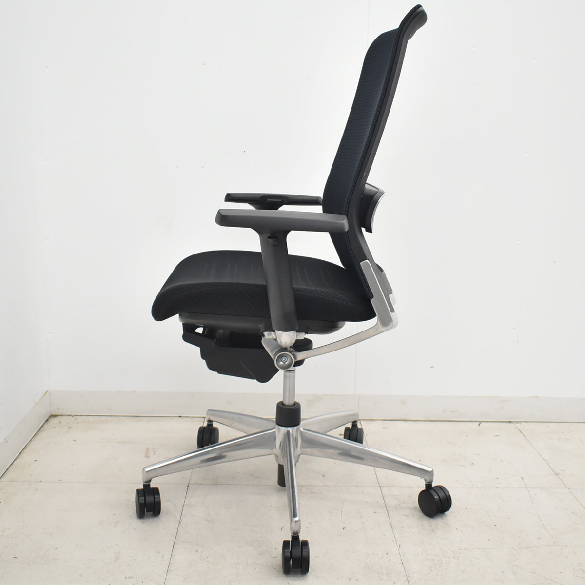 【中古】コクヨ　エアフォート　可動肘　エアランバーサポート　ポリッシュ　2026031901【中古オフィス家具】