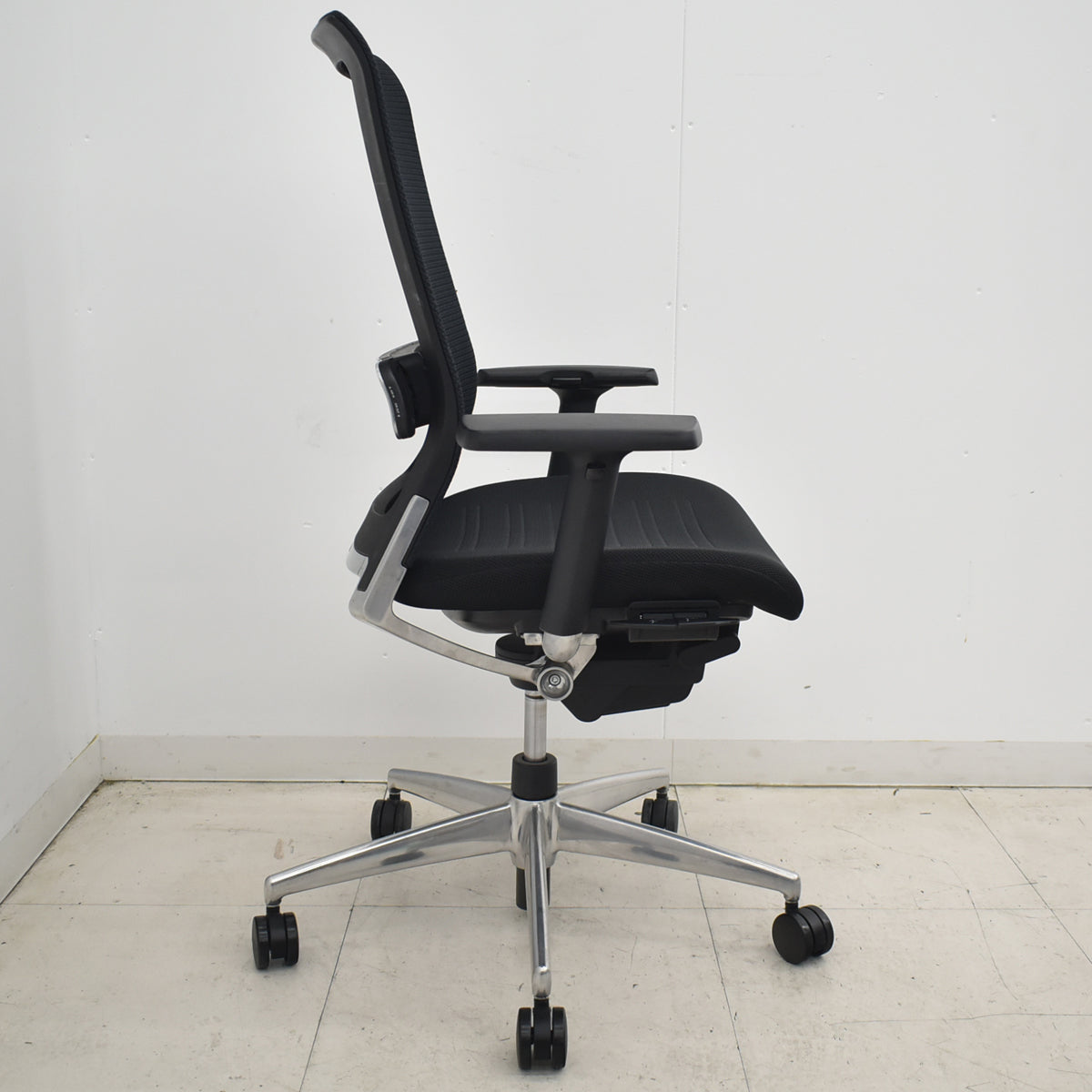 【中古】コクヨ　エアフォート　可動肘　エアランバーサポート　ポリッシュ　2026031901【中古オフィス家具】