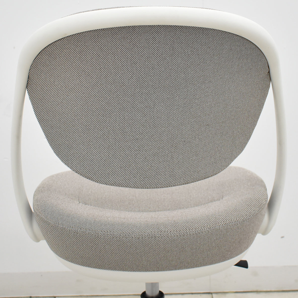 【中古】オカムラ　パラベル　スタンダード　ナイロンキャスター　2023年製　ベージュ　2026031904【中古オフィス家具】