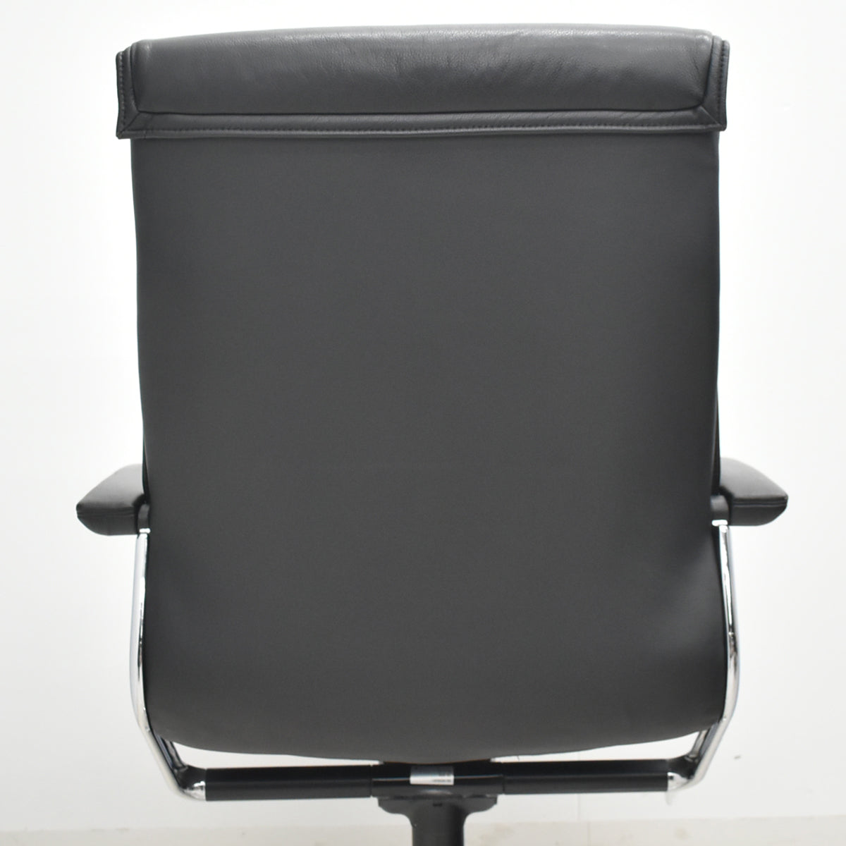 【中古】ウィルクハーン　FSライン　ハイバック　固定肘　革張り　ブラック　2026032303【中古オフィス家具】
