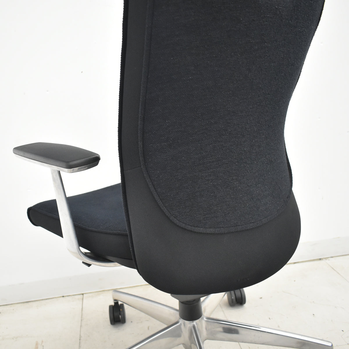 【中古】コクヨ　プント　ハイバック　固定肘　ポリッシュ　ブラック　2026032304【中古オフィス家具】