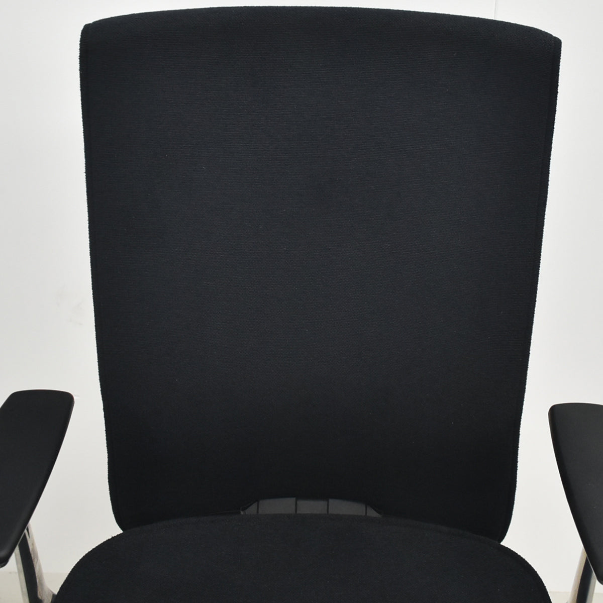 【中古】コクヨ　プント　ハイバック　固定肘　ポリッシュ　ブラック　2026032305【中古オフィス家具】
