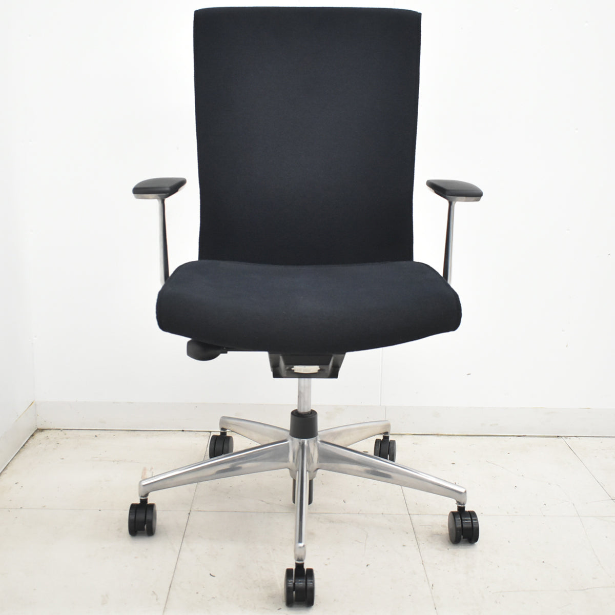 【中古】コクヨ　プント　ハイバック　固定肘　ポリッシュ　ブラック　2026032305【中古オフィス家具】