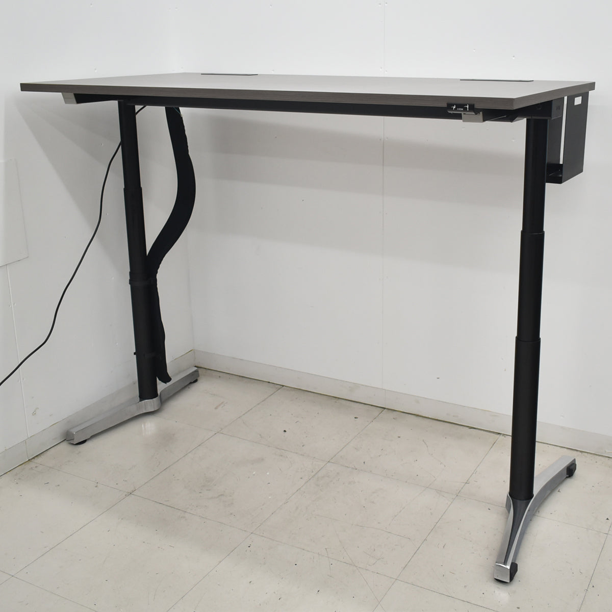 【中古】イトーキ　トイロ　電動昇降会議デスク　幅1550　2026032404【中古オフィス家具】