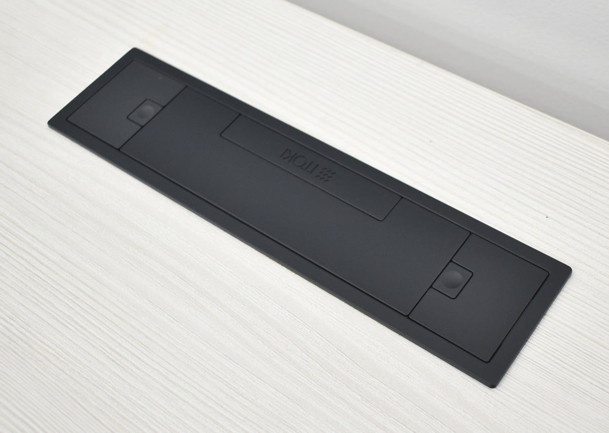 【中古】イトーキ　トイロ　電動昇降デスク　幕板付　幅1800　2026032405【中古オフィス家具】
