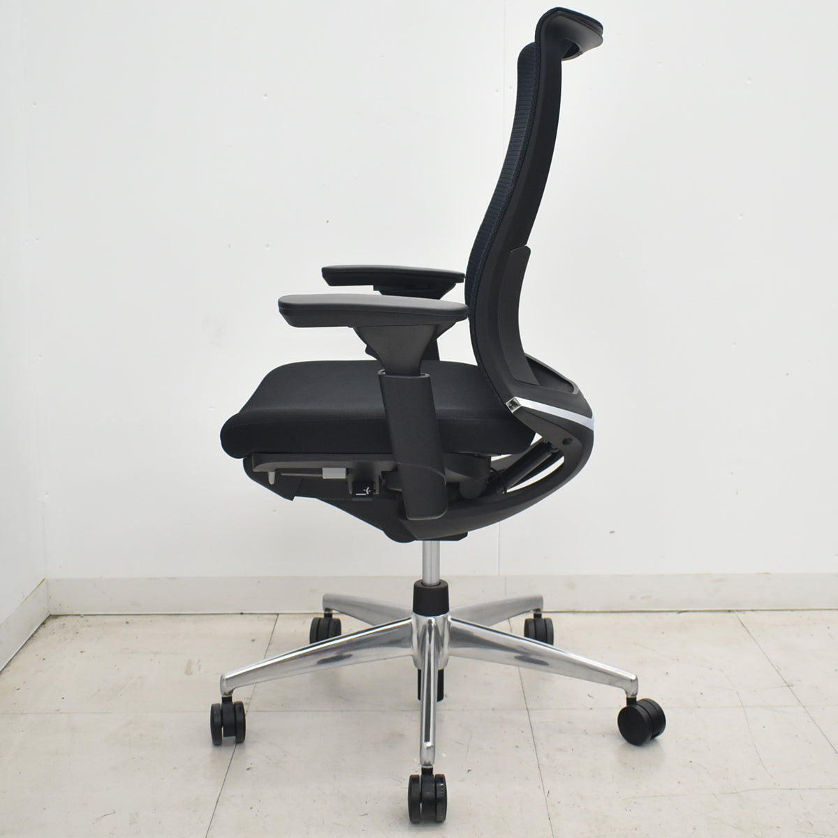 【中古】コクヨ　ベゼル　可動肘　ウェーブモーションサポート　可動肘（クランクスライドアーム）ポリッシュ　ブラック　2026032503【中古オフィス家具】