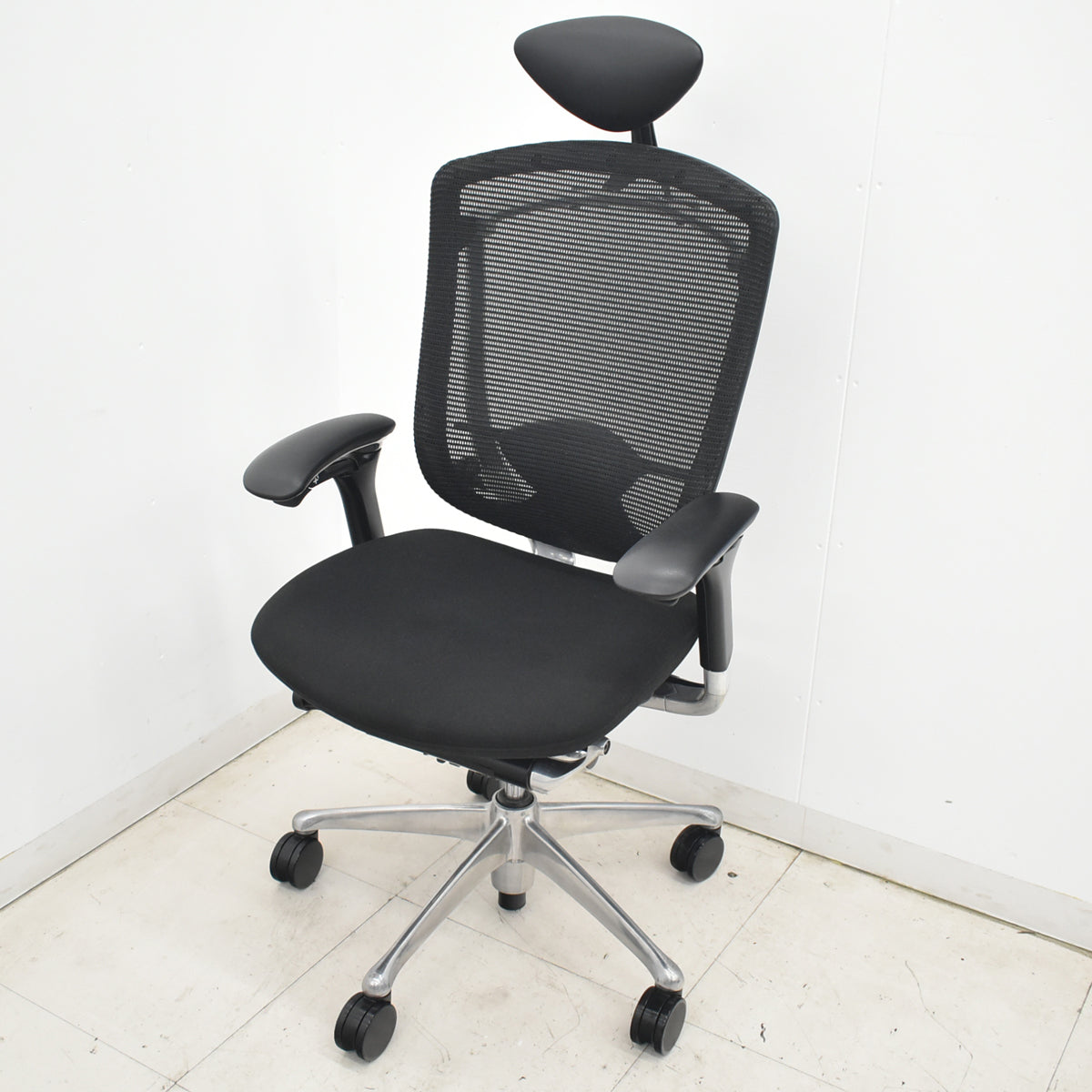 【中古】オカムラ　コンテッサ　可動肘　ヘッドレスト　ランバーサポート　ポリッシュ　2026032802【中古オフィス家具】