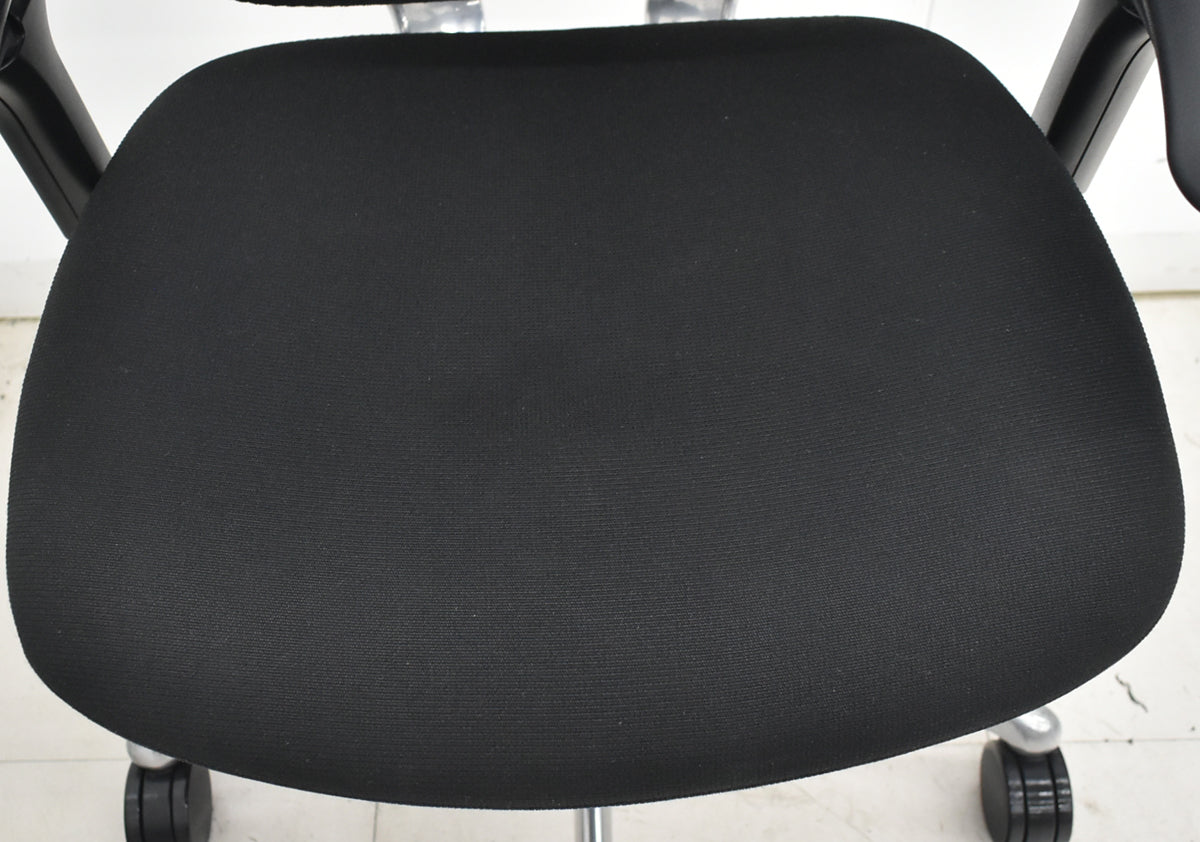 【中古】オカムラ　コンテッサ　可動肘　ヘッドレスト　ランバーサポート　ポリッシュ　2026032802【中古オフィス家具】