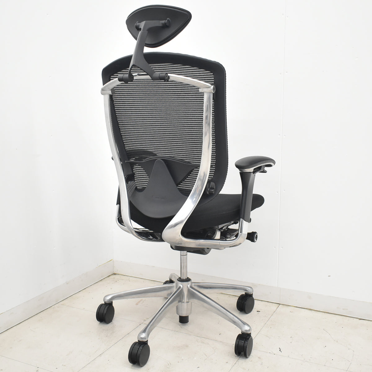 【中古】オカムラ　コンテッサ　可動肘　ヘッドレスト　ランバーサポート　ポリッシュ　2026032802【中古オフィス家具】